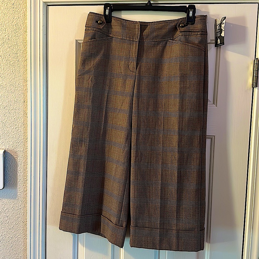 Work to Weekend Women’s Tan Checkered Cuffed Capri